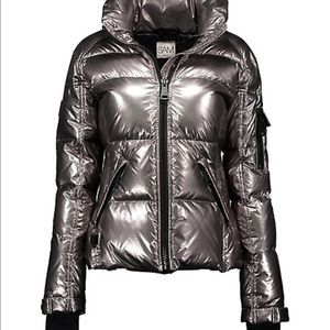 SAM.
Freestyle Down Puffer Jacket in the color gunmetal size medium.
